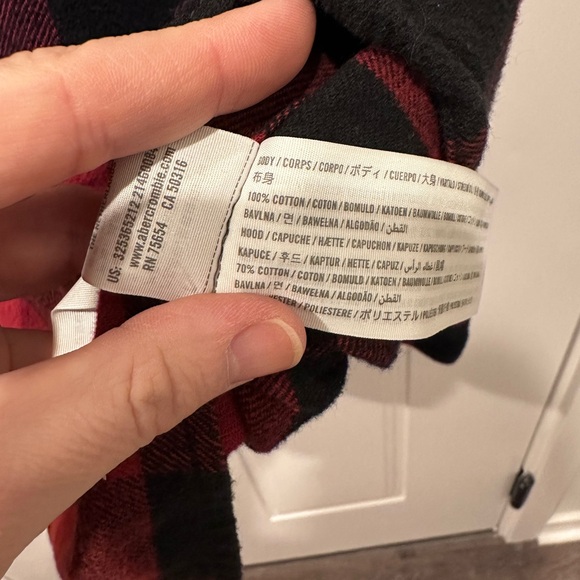 Hollister Red and Black Checkered Plaid Fleece Flannel Men's Hooded Shirt - Picture 4 of 5